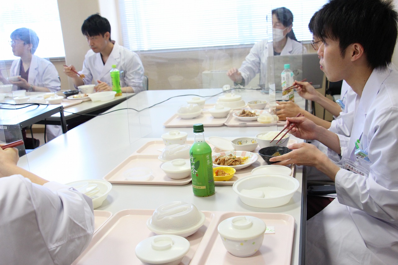 2021年4月7日　病院食を試食